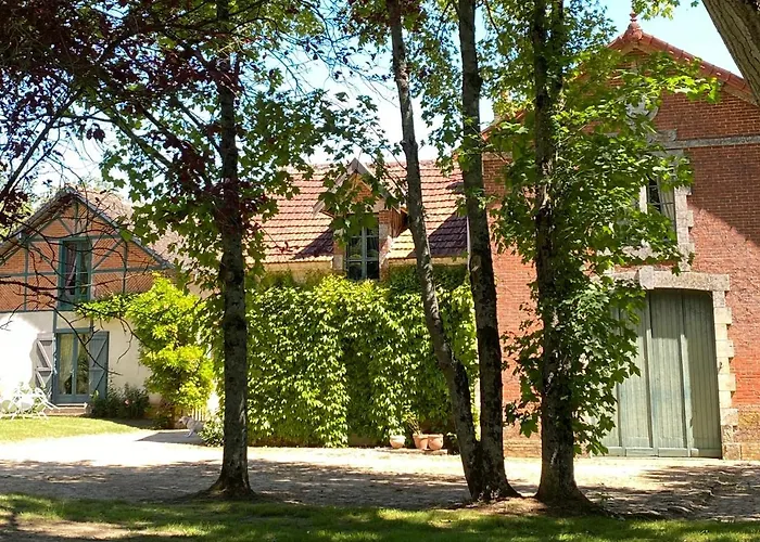 De Chateau De Vaux Holiday home Yvre-l'Eveque